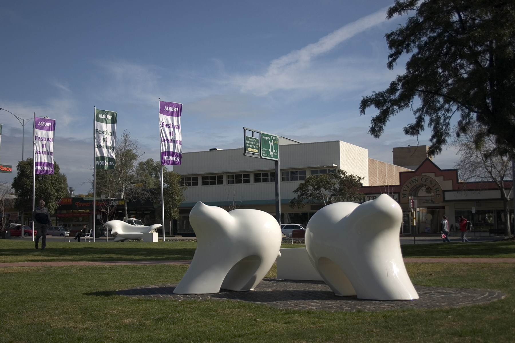 Ensemble, 2004, sculpture by Adrian Mauriks.