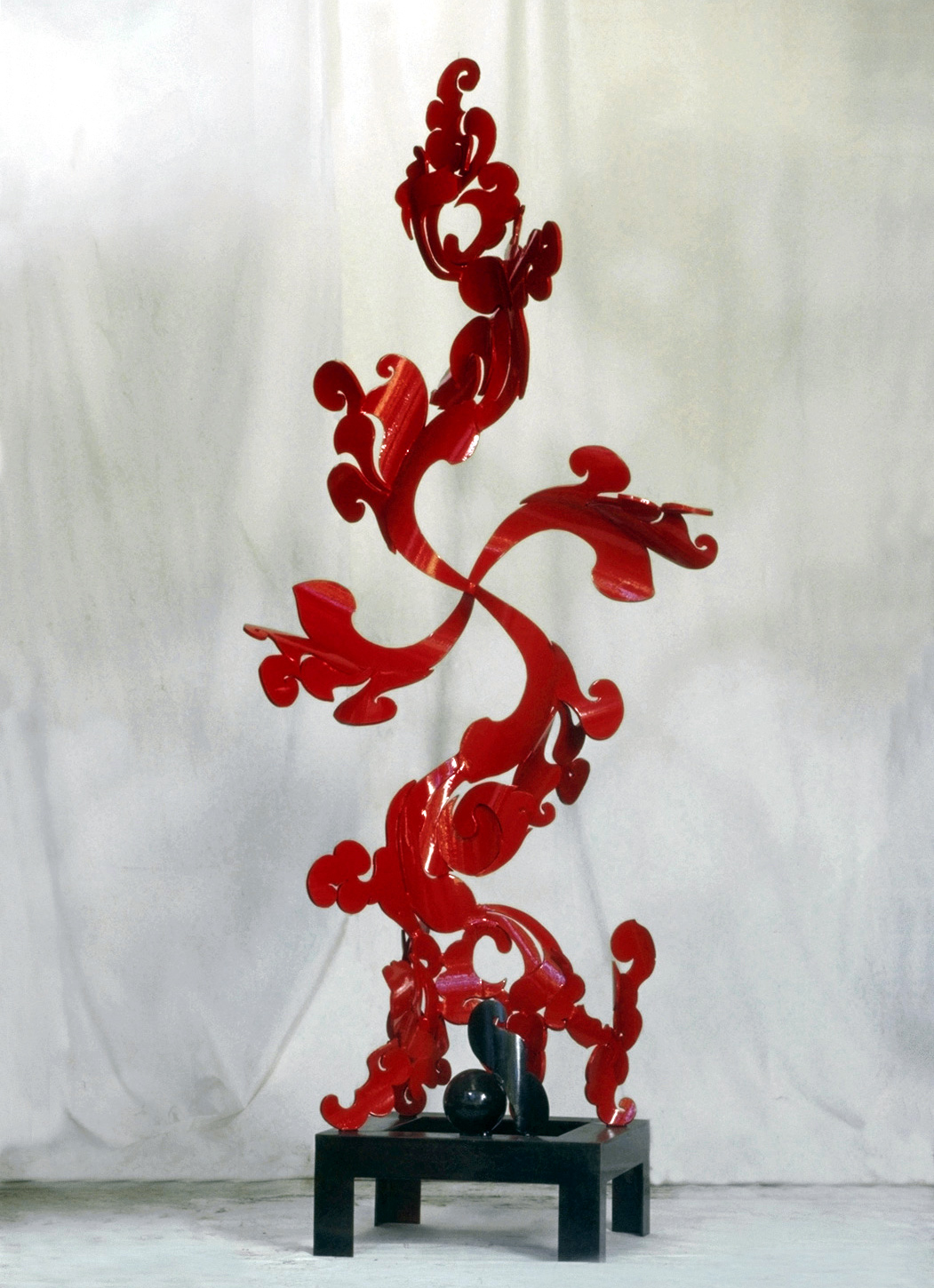 Opus 24, 1996, sculpture by Adrian Mauriks.