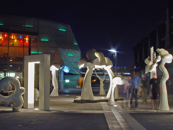 Silence, 2001-2002, sculpture by Adrian Mauriks.
