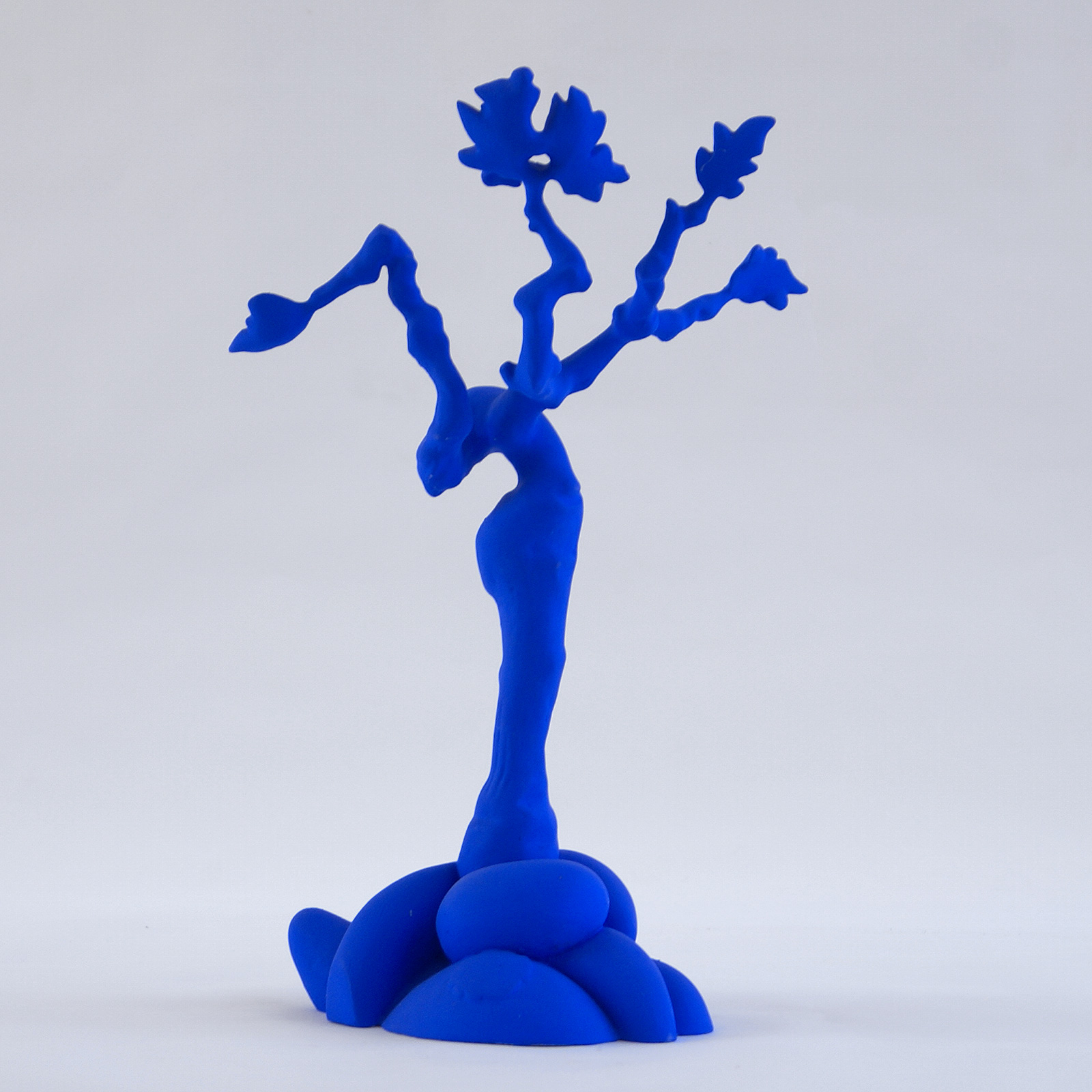 Tuscany, 2010. Sculpture by Australain artist Adrian Mauriks.